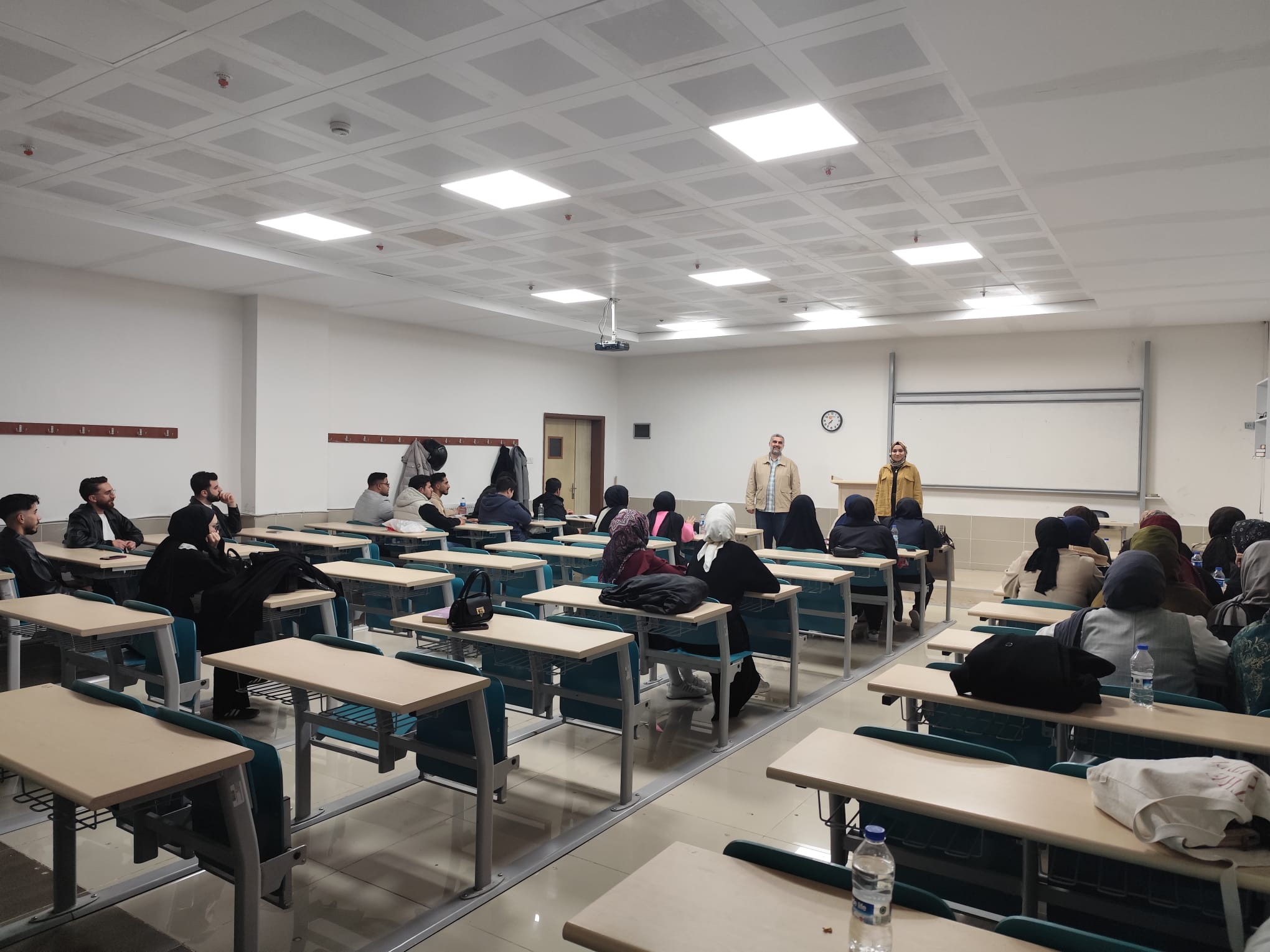 3. Sınıf II. Öğretim Öğrencileriyle Danışmanlık Toplantısı Gerçekleştirildi